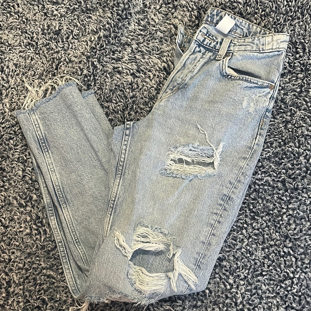 hellooo girlys these are the perfect H&M jeans for everyday wear 😊